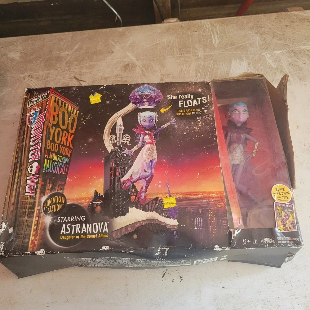 Monster High Boo York Boo York Astranova 11in Fashion Doll Floation Station
